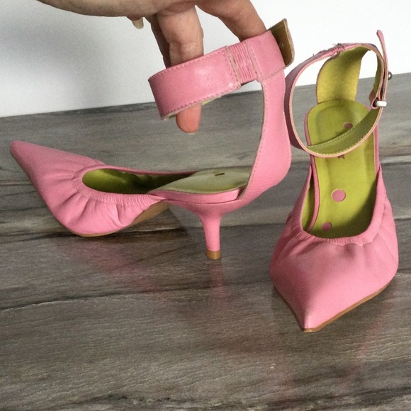 Bronx Pointy Toe Elasticized Kitten Heel Pumps Ankle Strap Pink - Picture 3 of 16